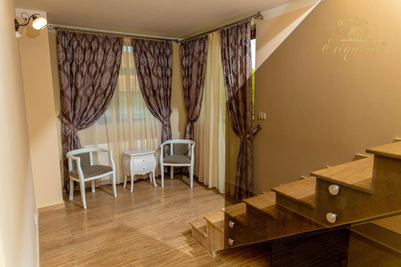 Villa Etiquette Deva Exteriör bild