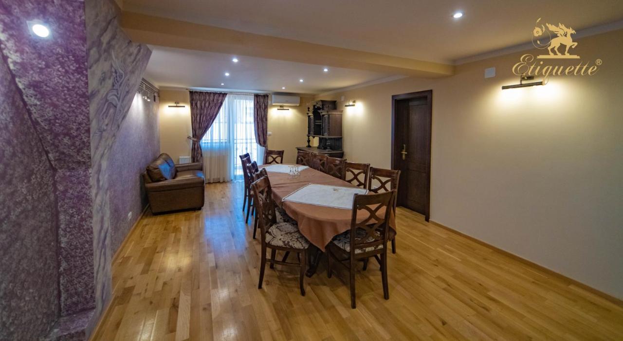 Villa Etiquette Deva Exteriör bild