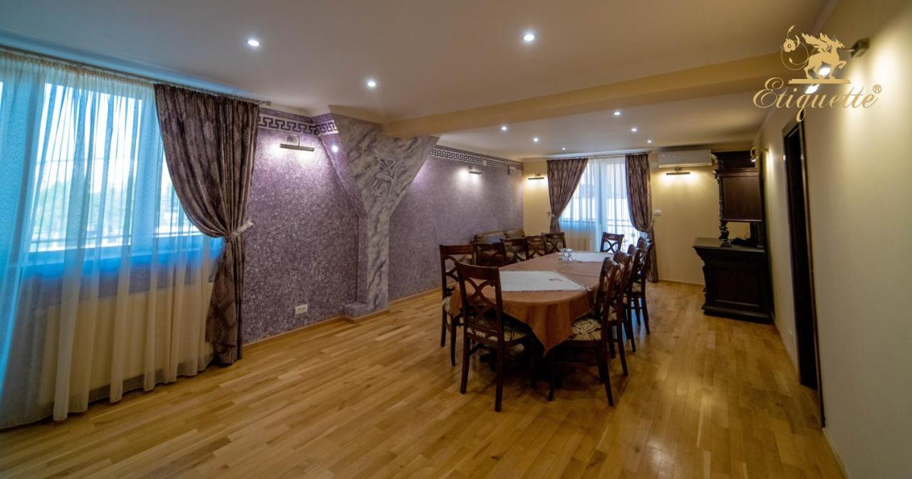 Villa Etiquette Deva Exteriör bild