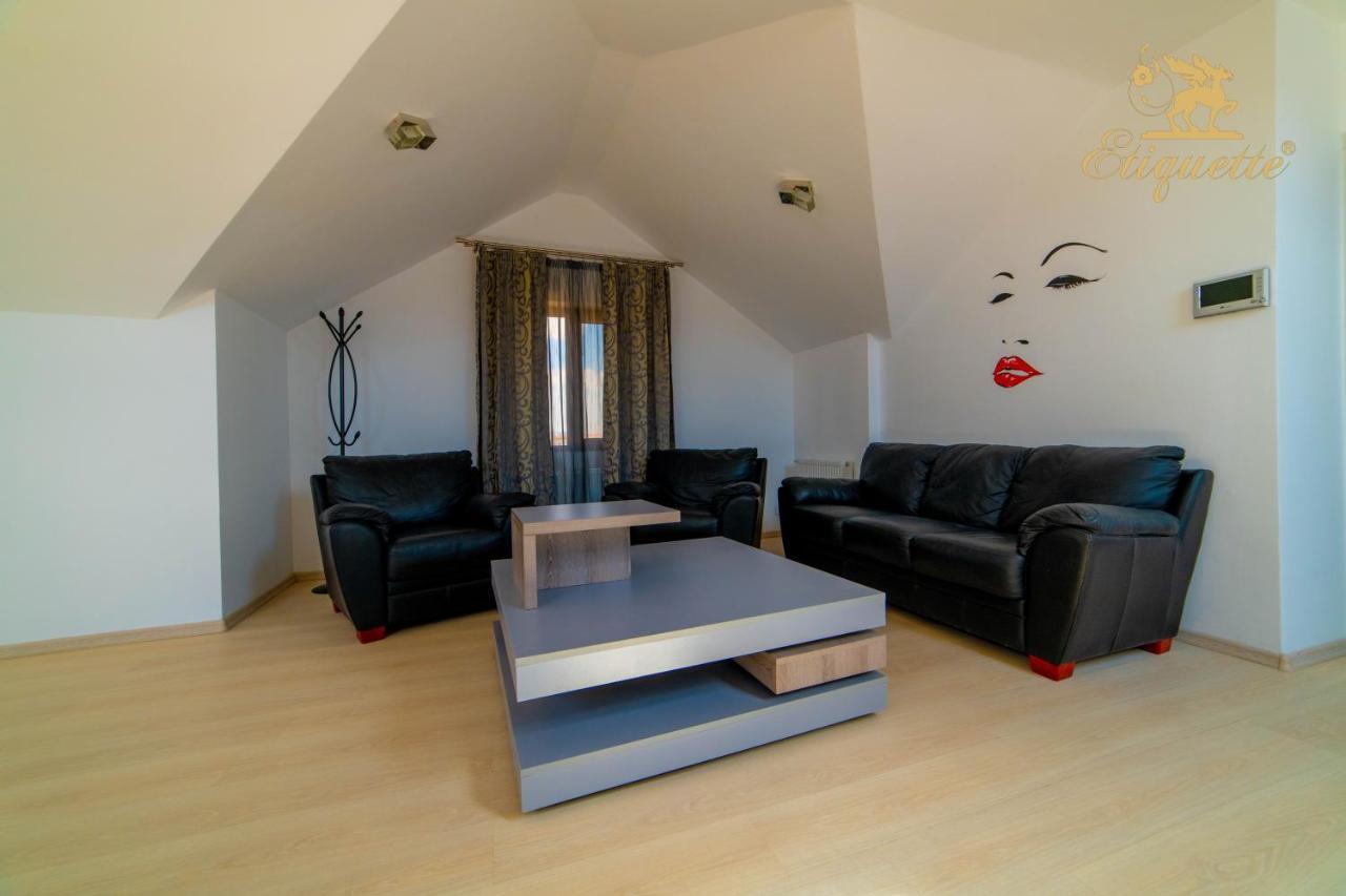 Villa Etiquette Deva Exteriör bild