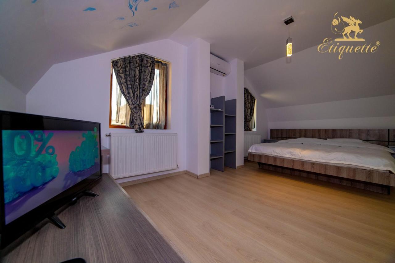 Villa Etiquette Deva Exteriör bild