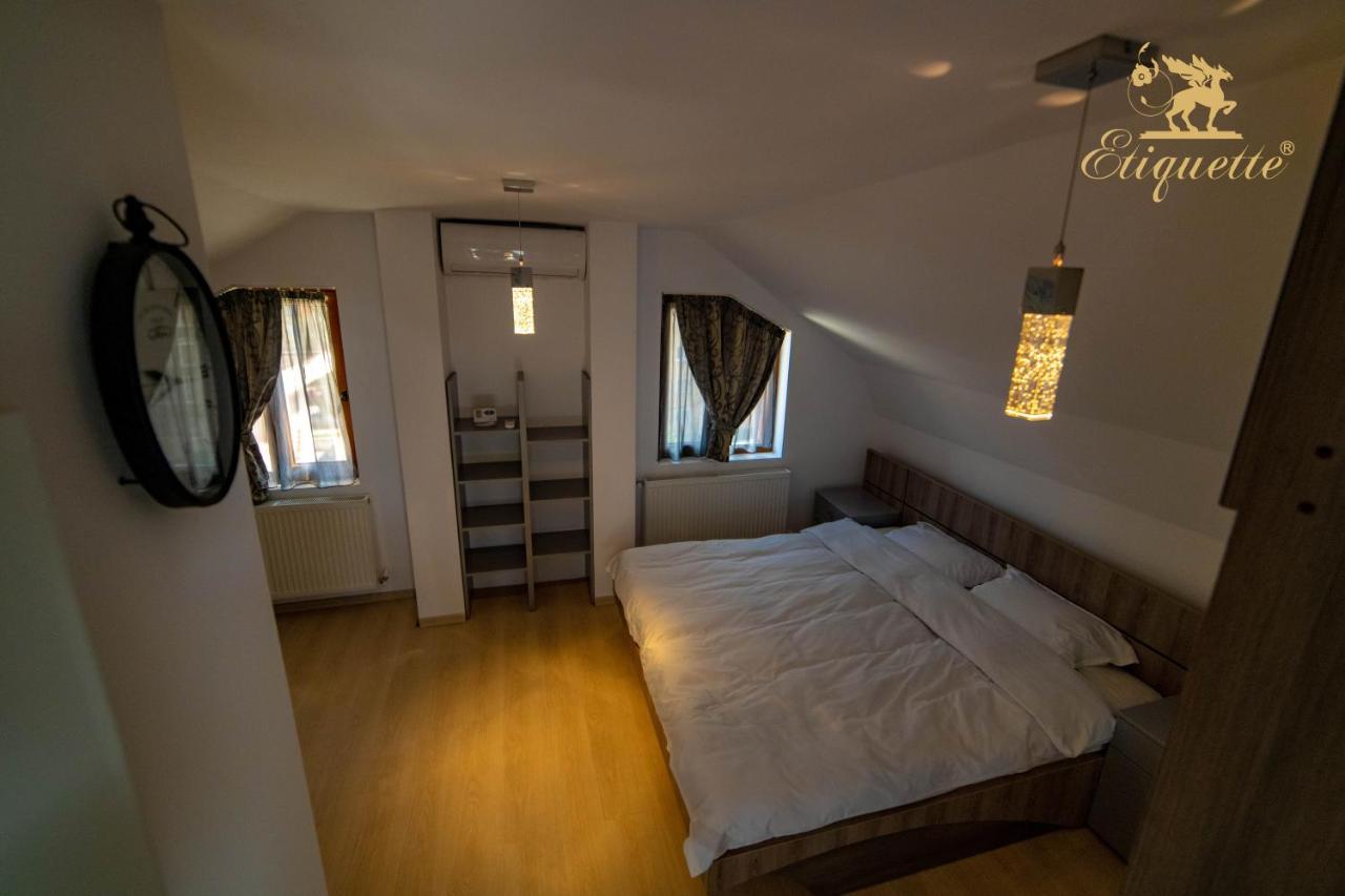Villa Etiquette Deva Exteriör bild