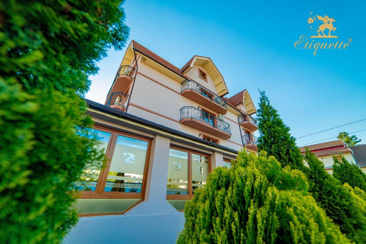 Villa Etiquette Deva Exteriör bild